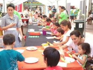 子供のお絵描きコーナー / ハロウィンタヒチ